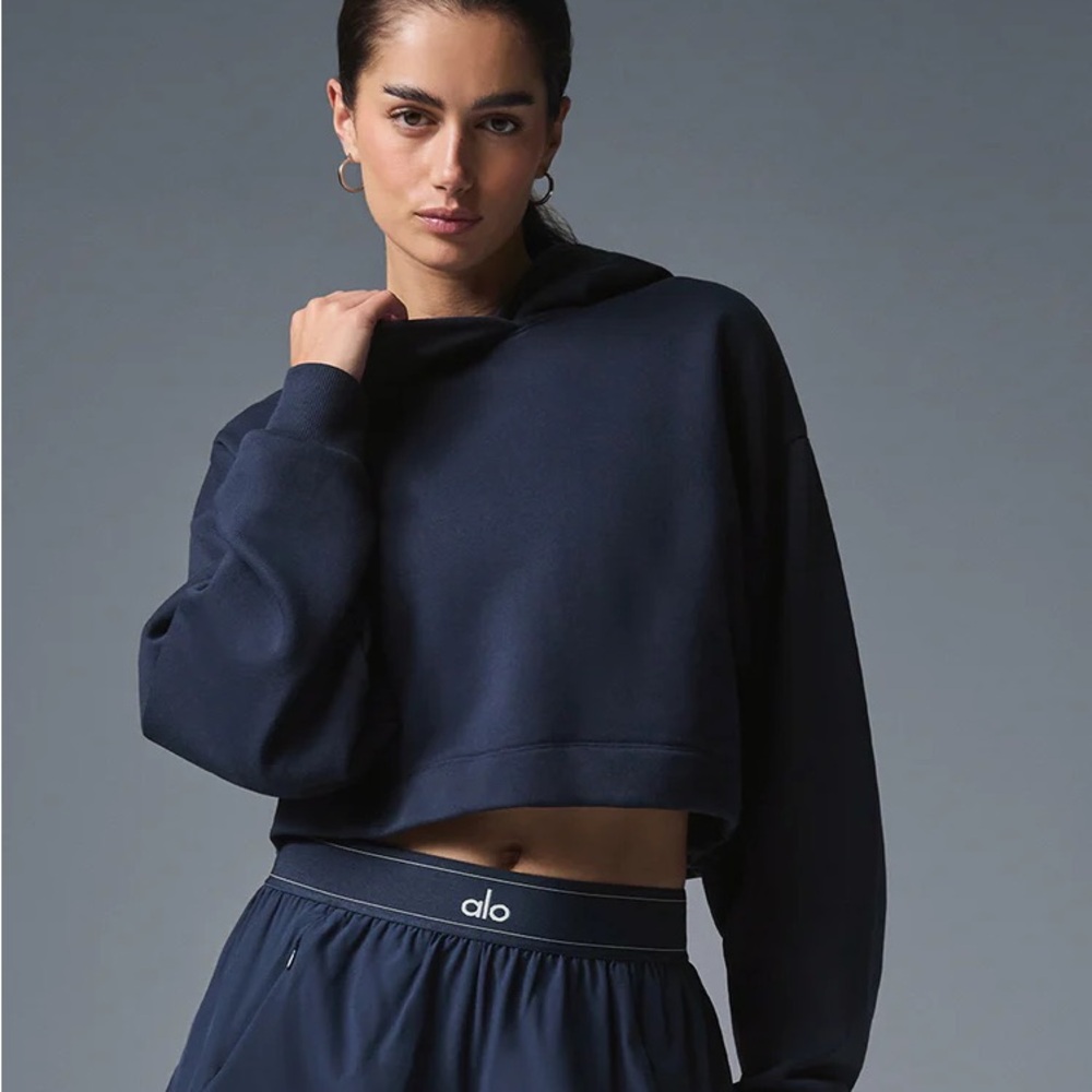 Alo bae hoodie navy NOT AVAILABLE ONLINE